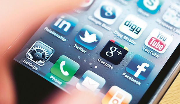 Social Media mausern sich zu Infozentralen Rund 60 Prozent der Internetnutzer begeben sich täglich in ein soziales Netzwerk.