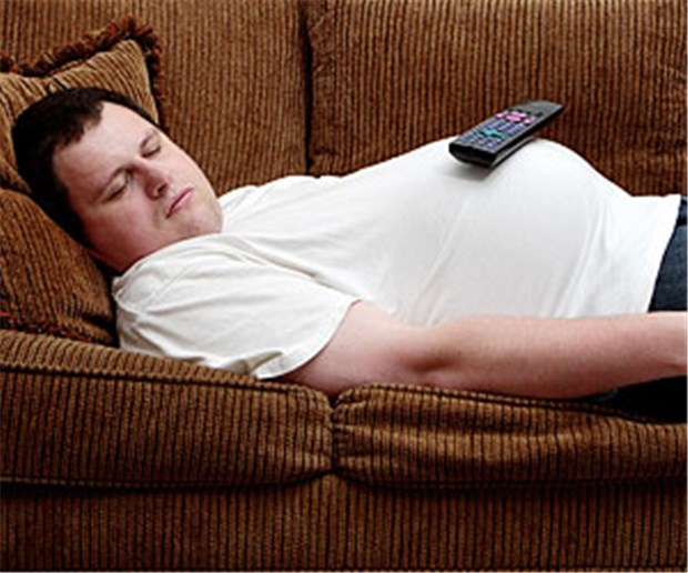 Weniger Fernsehen - das hilft tatsächlich beim Abspecken Runter vom Sofa: Weniger Fernsehen hilft beim Abnehmen. © Spauln/fotolia.com