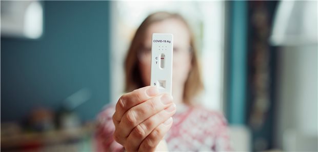 SARS-CoV-2-Selbsttest negativ? Zu beachten ist, dass der Test im frühen Stadium der Infektion oft nicht anspricht!