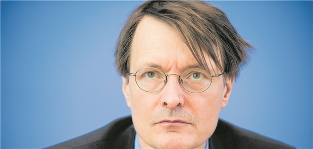 „Trotz Rückzug von Merkel gehen wir nicht vom Gas“ SPD-Fraktionsvize Professor Karl Lauterbach glaubt trotz der Karrierepläne von Gesundheitsminister Spahn an eine weiter gute Zusammenarbeit.
