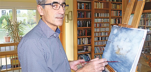 'Chirurgie und Malerei - beides hat etwas Handwerkliches' Saarlands Ärztekammerpräsident Dr.Josef Mischo zu Hause vor seiner Staffelei.