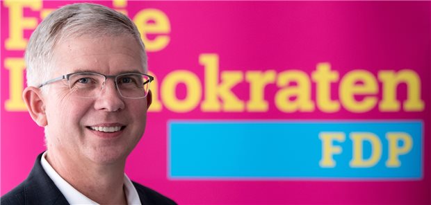 FDP: Mehr Effizienz durch Innovation, Digitalisierung, Entbürokratisierung Sach- und versicherungsfremde Leistungen in der GKV müssten in der nächsten Legislaturperiode unbedingt auf den Prüfstand, so Professor Andrew Ullmann, gesundheitspolitischer Sprecher der FDP.