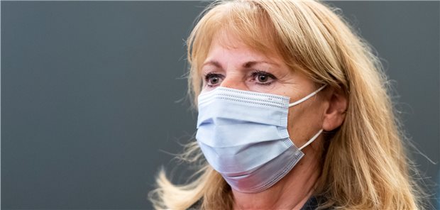 Sachsens Gesundheitsministerin: Lasse mich nicht einschüchtern Sachliche Kritik an den Corona-Maßnahmen sei völlig legitim, sie sei immer gesprächsbereit, sagt Sachsens Gesundheitsministerin Petra Köpping. Sie wisse aber, „ dass das keine Proteste sind, sondern organisierte Einschüchterungsversuche“. (Archivbild)