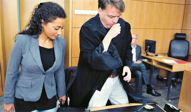 Spurensuche im Fall Benaissa: War es wirklich ihr HI-Virus? Sängerin Nadja Benaissa und ihr Rechtsanwalt Oliver Wallasch.