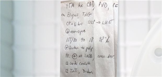 Toilettenpapier mit Schrift darauf