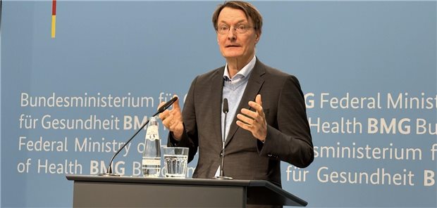 Beitragssatz zur Pflegeversicherung soll um 0,2 Prozentpunkte steigen Bundesgesundheitsminister Lauterbach