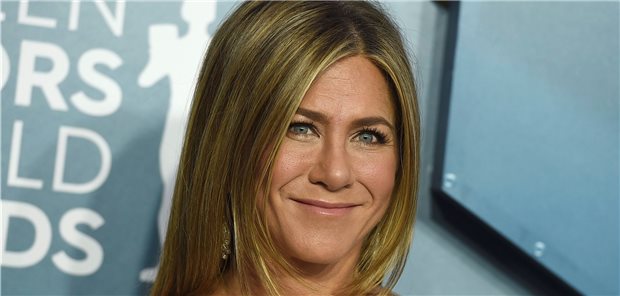 Aniston wirbt mit Schockfoto für Masken Schauspielerin Jennifer Aniston.
