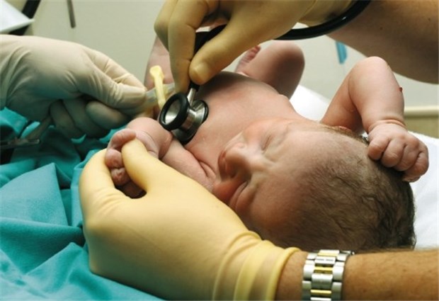 US-Ärzte diskutieren: Darf man Babys nach einer Minute Asystolie das Herz entnehmen? Schlägt das Herz noch? Falls nicht, greifen US-Ärzte mitunter recht schnell zum Skalpell.