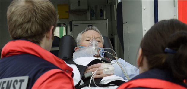 Schlaganfall: Das Risiko für eine Apoplexie bleibt bei einer Gürtelrose, die trotz Impfung auftritt, erhöht.