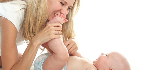 'Kuss-und-Wiege-Test' bringt Klarheit Schmeckt die Babyhaut salzig, ist das Risiko für eine Mukoviszidose 17-fach erhöht.