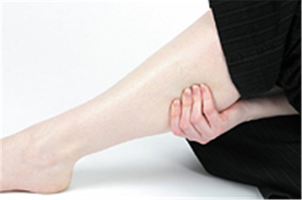 Thromboseprophylaxe im CED-Schub nötig? Schmerzen in der Wade - da sollte besonders bei CED-Patienten auch an eine Thrombose gedacht werden. © KSR / fotolia.com