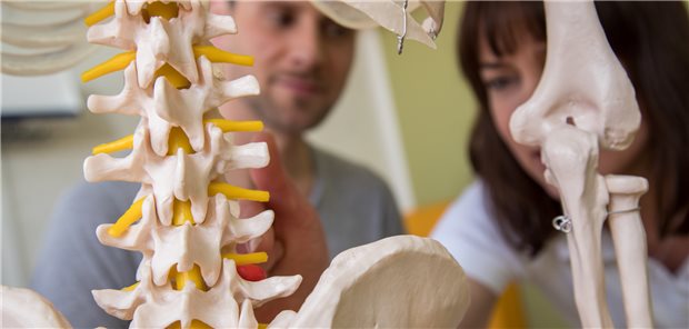 Schmerzpatienten sollten interdisziplinär begutachtet werden. Dazu hat die Deutsche Schmerzgesellschaft jetzt zusammen mit der Barmer ein neues Versorgungsmodell zum Einschreiben aufgesetzt.