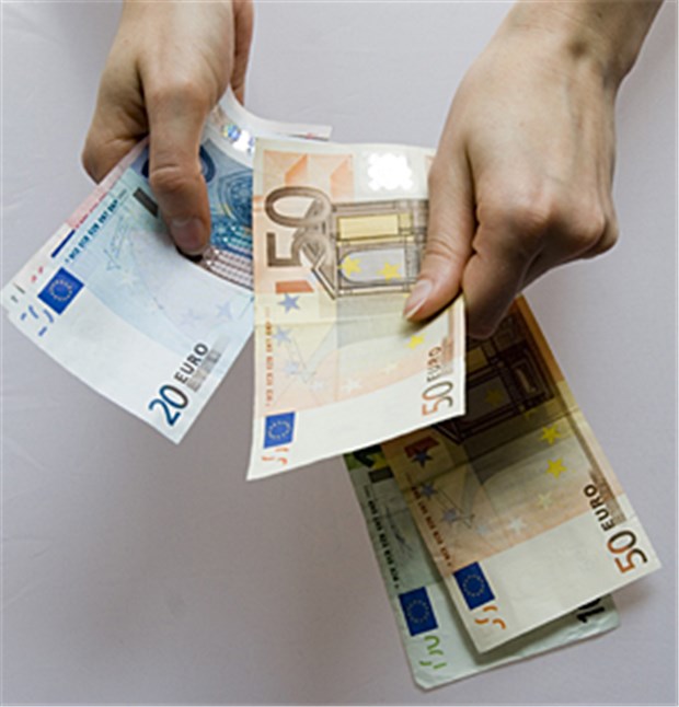 Von Papierschnipseln, Geld und der Schmerztoleranz Schmerztoleranz kann sich erhöhen, wenn man Geld statt Papierschnipsel zählt.