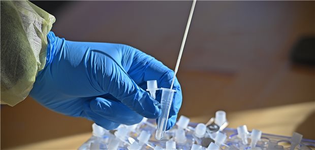 Betrugsermittlungen gegen Corona-Testzentren in Hessen dauern an Schnelltests auf SARS-CoV-2: Manche Teststellen sollen Tests abgerechnet haben, die überhaupt nicht vorgenommen wurden.