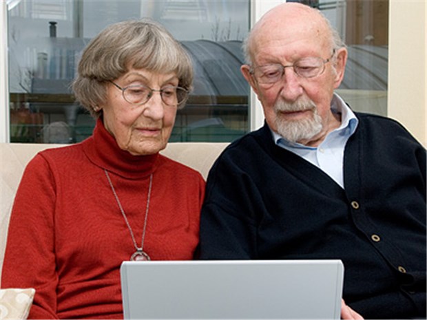 Bei Senioren bleibt der Computer meist aus Schöne neue Internet-Welt? Viele Ältere sind skeptisch.
