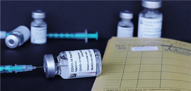 Comirnaty® und Vaxzevria® auch gegen indische Corona-Variante gut wirksam Schützen alle Corona-Vakzinen gleich gut gegen die verschiedenen Mutationen?