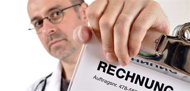 Schuldner des Arztes ist zunächst der Leistungsempfänger.