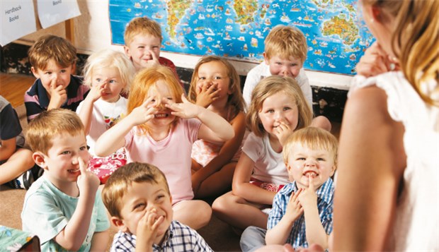 Schulkinder haben bei Grippewellen ein hohes Risiko, sich mit Influenza-Viren zu infizieren. ©Monkey Business/fotolia.com