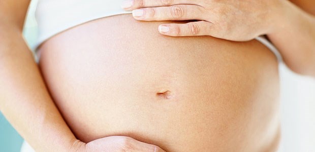 Ein Baby verschlechtert die Krebs-Prognose Schwanger - entstehen in dieser Zeit tumorfördernde Faktoren, etwa im Brustgewebe?