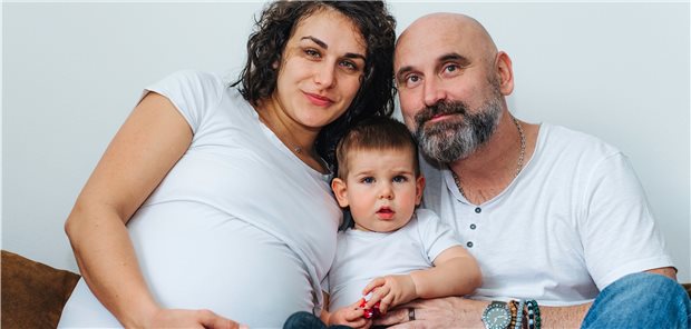 Schwangere bedürfen eines besonderen Impfschutzes. Hier muss auch das Umfeld ins Kalkül gezogen werden (Symbolbild mit Fotomodellen).