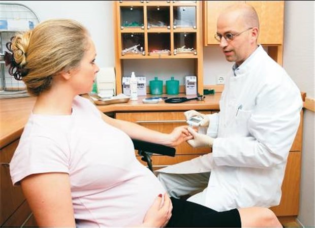 Chemo auch bei Schwangeren mit Krebs Schwangere mit Brustkrebs brauchen eine besonders intensive Beratung.