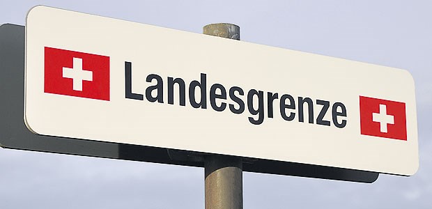 Die Schweiz schottet sich ab Schweizer Politiker wollen Ausländern den Zugang zum Wohnimmobilienmarkt versperren.