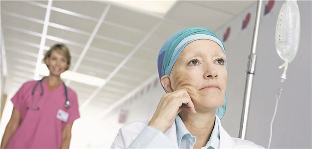 Neues Programm setzt auf flexible Tumornachsorge Schwere Gedanken: Wie geht es nach dem Kampf gegen den Krebs weiter?