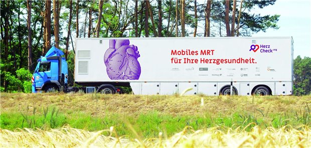 In Mecklenburg-Vorpommern kommt das Herz-MRT zum Patienten Schweres Gerät: Mecklenburg-Vorpommern geht in Sachen Herz-MRT neue Wege.