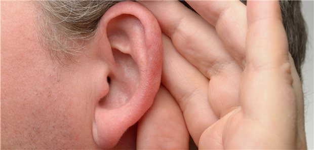 Menschen schätzen ihr Hörvermögen oft falsch ein Schwerhörig: 30 Prozent der Probanden, bei denen ein Hörverlust von mehr als 35 dB bei 3 kHz gemessen wurde, hatten dies in den Fragebögen nicht so eingeschätzt.