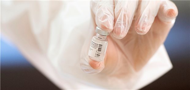 Sechs Impfdosen ComirnatyTextbaustein: war für ein Altenheim: es könnten auchs sieben sein.