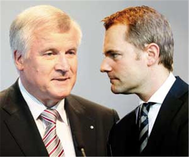 Seehofer düpiert Bahr mit Pflegekonzept Seehofer vs. Bahr: Der bayerische Ministerpräsident konfrontiert den Bundesgesundheitsminister mit einem eigenen Pflegekonzept.