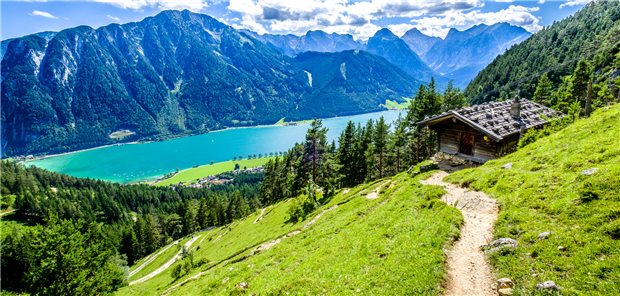 Seen, Wiesen und Wälder gingen in einer Studie mit einem niedrigeren neurodegenerativen Erkrankungsrisiko einher.
