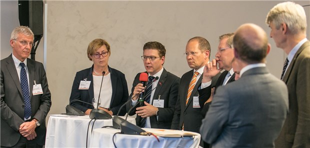 Sehen Nachholbedarf in der Fehlerkultur (v.l.): Siegfried Hasenbein, Dr. Brigitte Ettl, Dr. Max Skorning, Dr. Andreas Botzlar, Dr. Ralf Langejürgen, Martin Degenhardt und Dr. René Schwendimann. Klaus D. Wolf