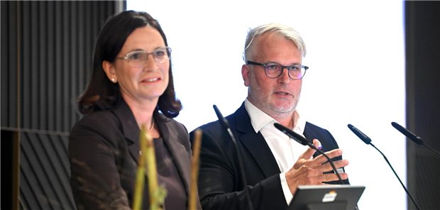 Sehen die Hausärztinnen und Hausärzte als „Rückgrat der Versorgung“: Die beiden Vorsitzenden des Hausärztinnen- und Hausärzteverbands Professorin Nicola Buhlinger-Göpfarth und Dr. Markus Beier bei der Delegiertenversammlung am Donnerstag in Berlin.