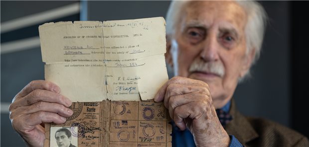 Seine Immatrikulationsbescheinigung und seinen Göttinger Studentenausweis hat Leon Weintraub bis heute aufbewahrt.
