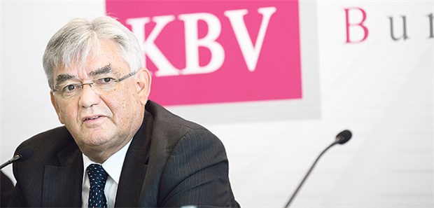 Weidhaas kommt mit blauem Auge davon Seine Personalie stand am Freitag im Fokus: VV-Vorsitzender Hans-Joachim Weidhaas, hier bei einer Pressekonferenz im Mai.