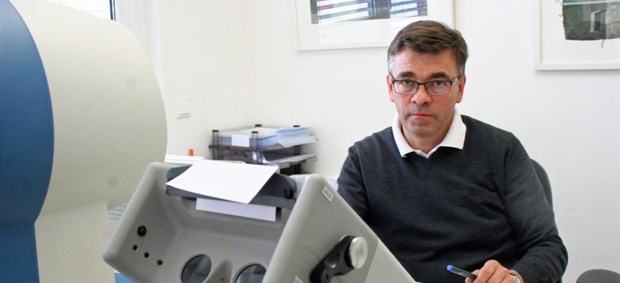 Der Arbeitsmediziner: "Billiger als der TÜV" Seit 2001 arbeitet Dr. Haas als selbstständiger Betriebsarzt.