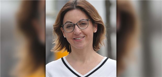 „Die Ernährung braucht mehr Gewicht beim Hausarzt“ Seit 2020 ist Dr. Silja Schäfer mit dabei, wenn Patienten mit Gesundheitsproblemen auf ein Hausboot in Hamburg-Hammerbrook einladen werden und dabei auch die Ernährung beleuchtet wird.