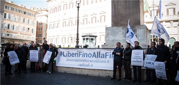 Italienisches Verfassungsgericht lehnt Referendum zur Sterbehilfe ab Seit Jahren kämpft die italienische Bürgerrechtsorganisation „Liberi fino alla fine“ für das Recht auf aktive Sterbehilfe.