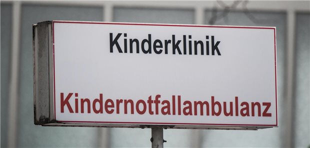 Hartmannbund sieht Krankenhaus-Pädiatrie am Anschlag Selber ein Notfall: Personalmangel und Finanzdruck machen vielen Kinderkliniken zu schaffen.