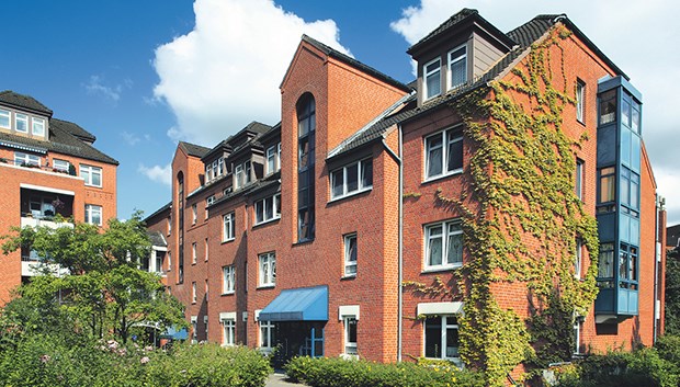 Immobilien: Fluchtburg in unruhigen Zeiten? Selbst genutzt oder vermietet: Die Rendite von Immobilien ist in den meisten Fällen eher mager.