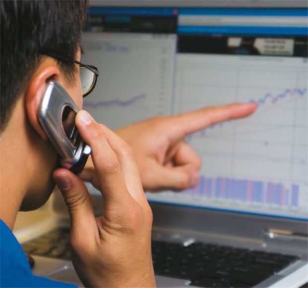 CFD - in der Differenz liegt der Gewinn Selbst handeln oder einen anderen beauftragen - das ist die Frage. Manche Broker lassen Anleger direkt am Markt handeln. © stock brocker 2 / fotolia.com