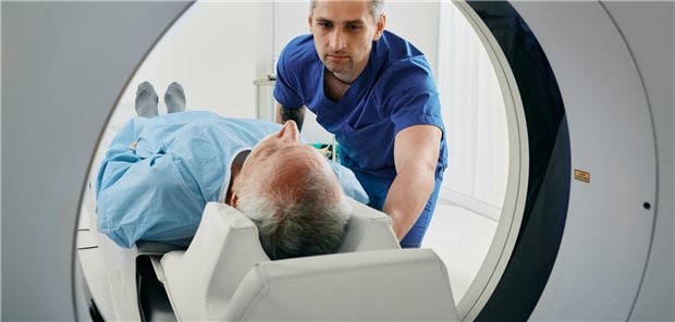 Selbst neu in Betrieb genommene Röntgengeräte sind nicht immer einwandfrei: TÜV-Prüfer fanden hier bei 15 Prozent aller Geräte Unstimmigkeiten.