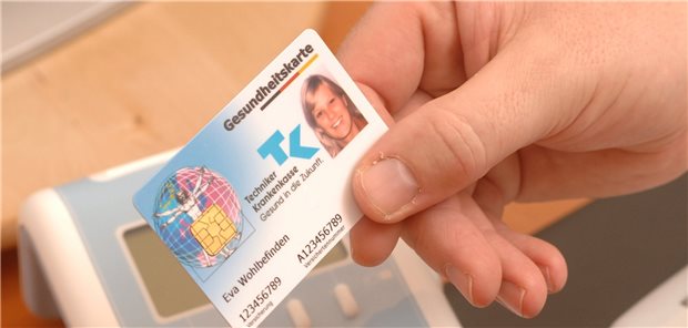 Selbst wegen Kleinigkeiten zum Quartalswechsel in die Praxis und einlesen lassen? Während der Pandemie ist das tatsächlich nicht nötig.