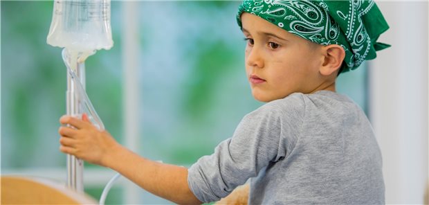 Selbst wenn Patienten nach Krebserkrankungen im Kindesalter offiziell als geheilt gelten, entwickeln rund 95 Prozent von ihnen körperliche, kognitive und soziale Beeinträchtigungen.