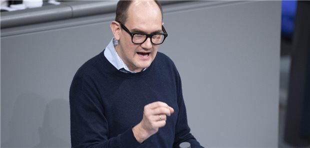 Grünen-Politiker Dahmen: Notaufnahmen dürfen Patienten doch an Vertragsarztpraxen weiterleiten „Selbstverständlich dürfen Notaufnahmen auch künftig wie bisher auch Patienten zur Weiterversorgung an Arztpraxen weiterleiten“, sagt Dr. Janosch Dahmen der Ärzte Zeitung.