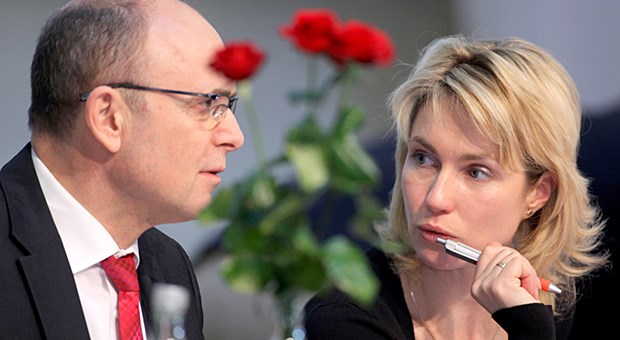 Schwesig vor dem Absprung nach Berlin? Sellering und Schwesig: Wechselt die Gesundheitsministerin von der Osteeseeküste nach Berlin?