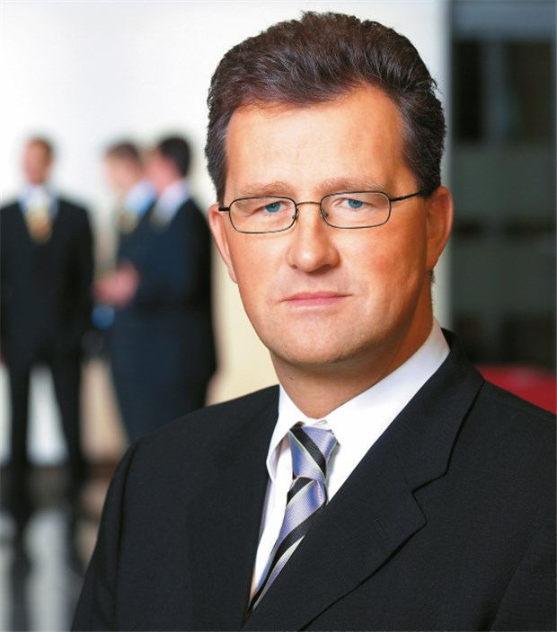 Unabhängiger Anlagerat für Generation 50plus Seriös dreinblickende Finanzberater müssen nicht immer eine seriöse Beratung bei der Geldanlage erbringen. Skepsis ist angebracht. © Günter Menzl / fotolia.com