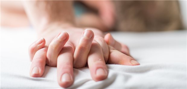 Sex kann zu Asthmaanfällen führen: Zu diesem Schluss kommt eine Literaturanalyse.
