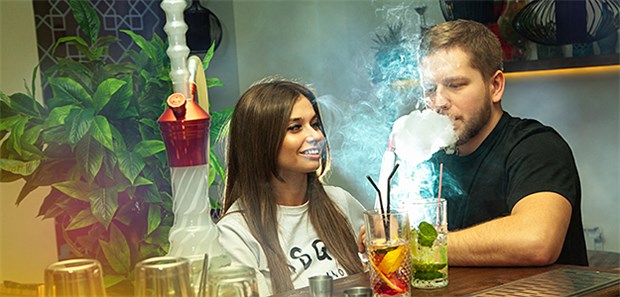 Ärzte warnen vor Shisha-Trend Shisha-Rauchen: Ein Trend mit gesundheitlichen Risiken?